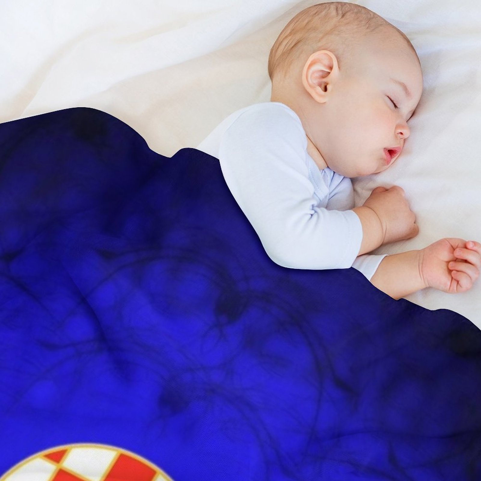 GNK Dinamo Zagreb Throw Blanke - Home Decor Zagreb ulasan dan harga