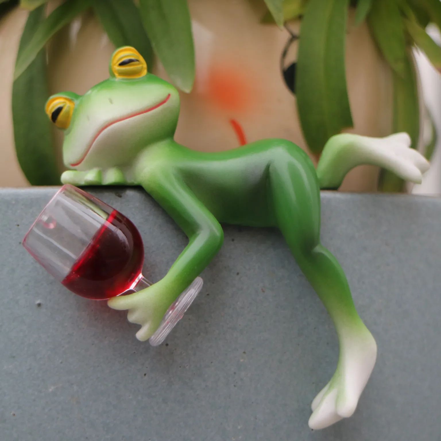 A delightful green frog and wi - Terrarium Glass Bottle ulasan dan harga